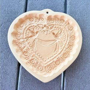 Vintage Brown Bag Cookie Art 1985 Heart shaped w/2 Doves. Great Piece